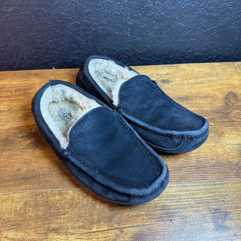 UGG Ascot 5775 Black‎ Suede Sheepskin Mens Slippers Loafers Size 9